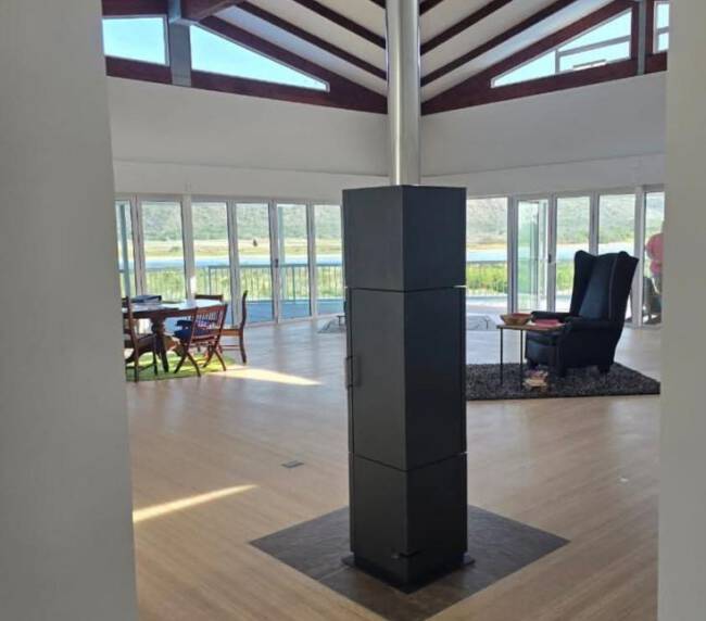 Standing fireplace