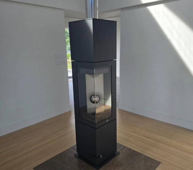 Standing fireplace