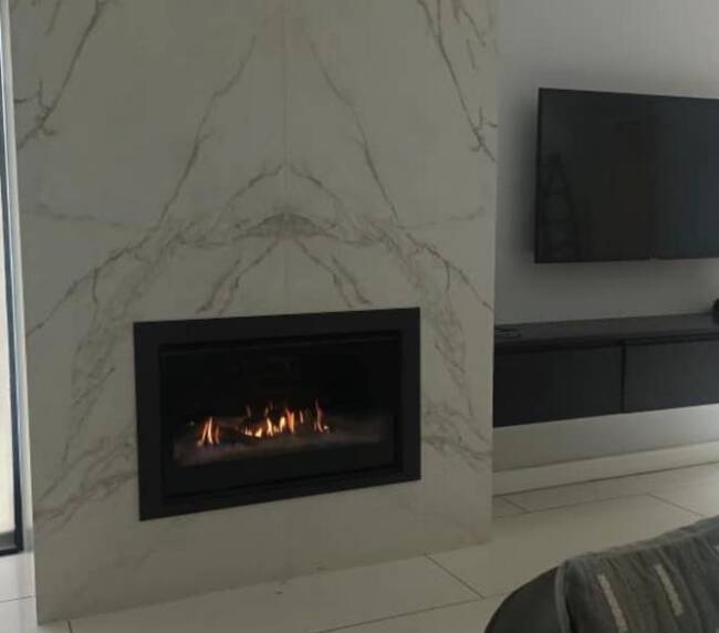 Gas fireplace